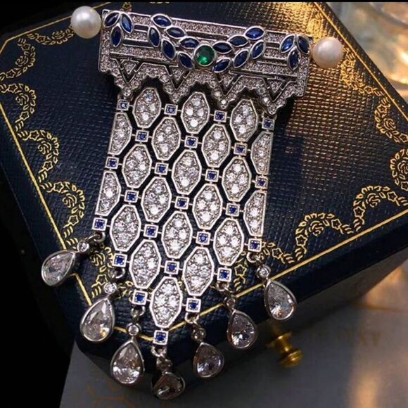 Accessories - Regal Elegance Crystal Brooch-Vintage Art Deco Pin with Pearls and Gem Accents